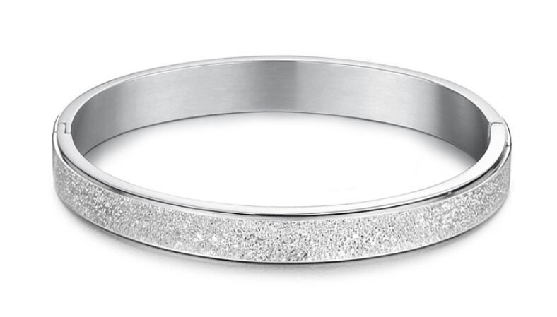 18K White Gold Plated Frosted Romantic Cuff Bracelet M01522