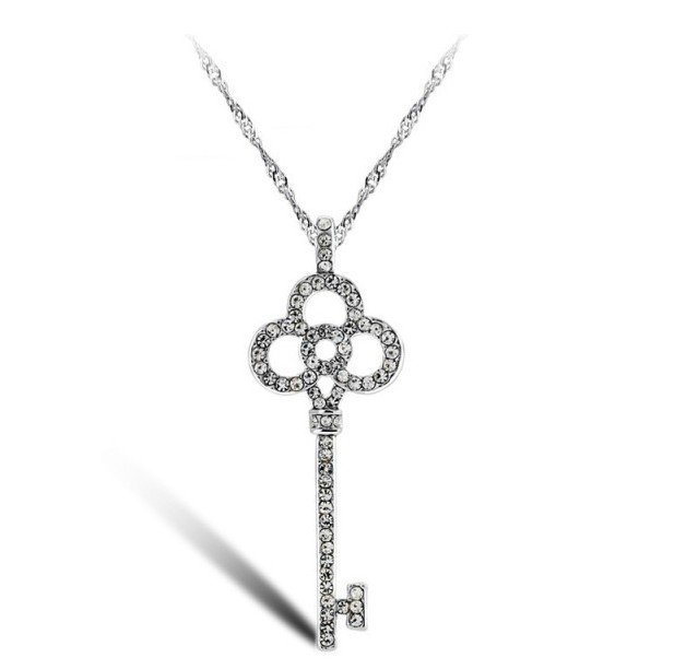 18K White Gold Plated Rhinestone Crystals Key Style Necklace M00807