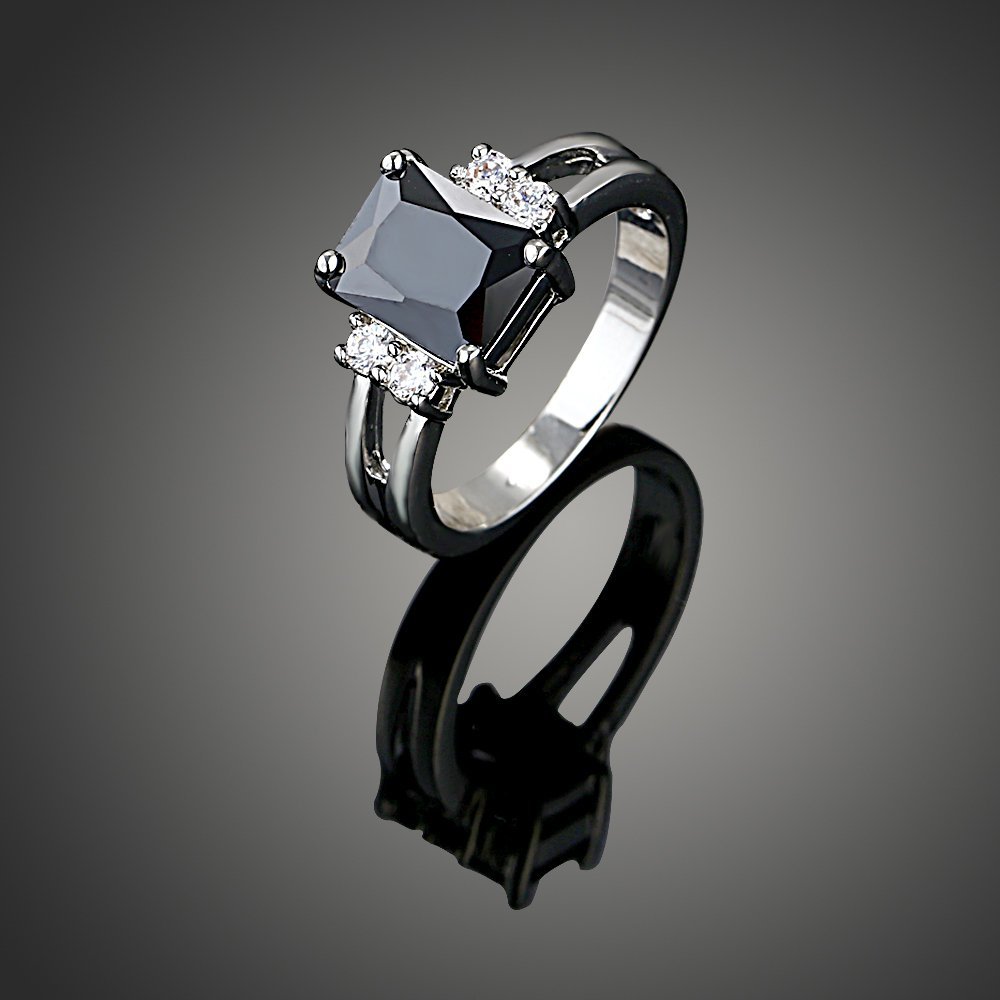 925 Silver Plated Austrian Crystal Black Ring M02190