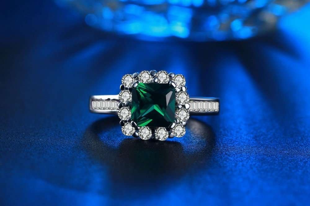 925 Silver Plated Austrian Crystal Green Ring M01700