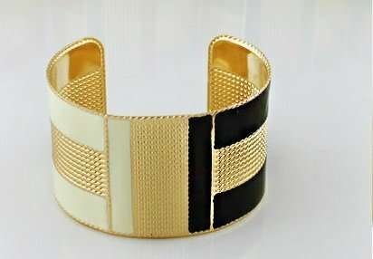 Exaggerated Gold Color Enamel Cuff Black and White Bangle M00418