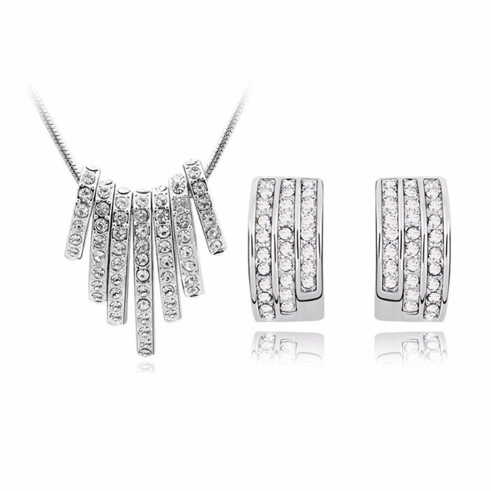 Platinum Plated Rhinestone Jewellery Set M00699