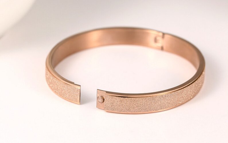 18K Rose Gold Plated Frosted Romantic Cuff Bracelet M01519 1 18K Rose Gold Plated Frosted Romantic Cuff Bracelet M01519