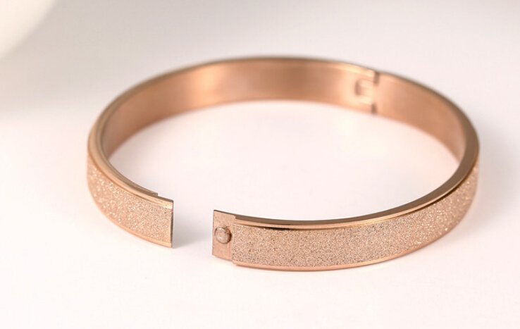 18K Rose Gold Plated Frosted Romantic Cuff Bracelet M01519