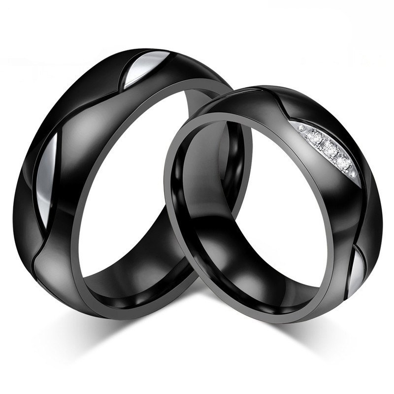 18K Gold IP Plated High Polished Couple Rings M02009