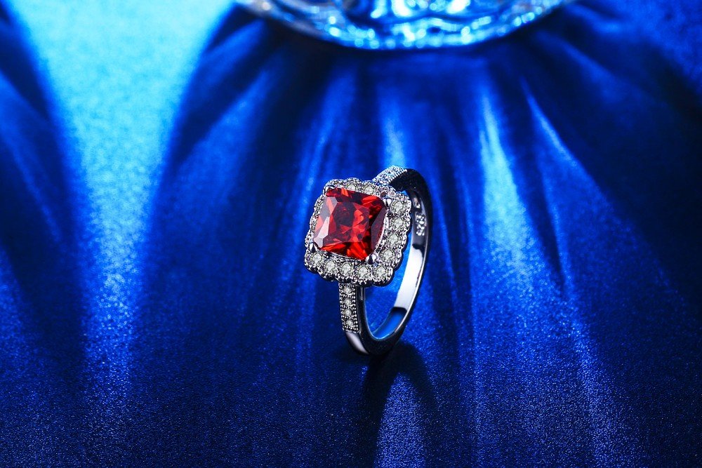 925 Silver Plated Austrian Crystal Red Ring M01699